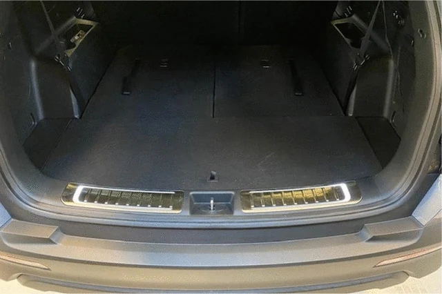 Illuminated Hatch Sill Plate - Kia (R5F25-AC000)